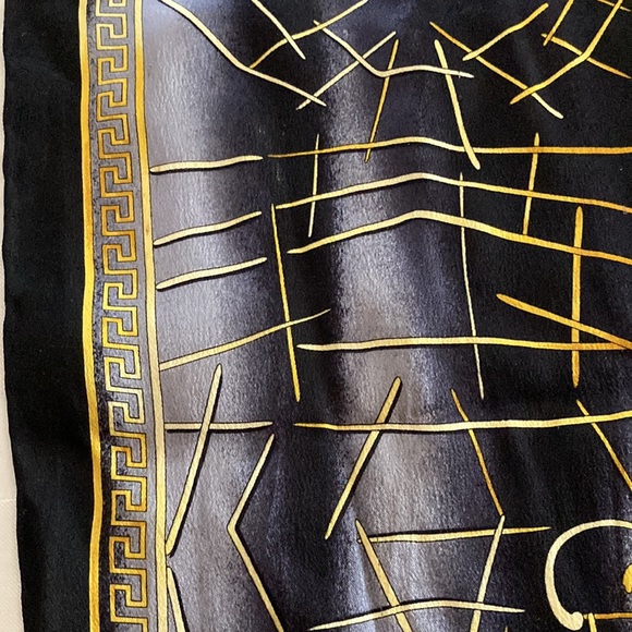 Atelier Versace vintage mid nineties long silk scarf. Made in Italy. - Picture 6 of 8